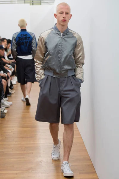 Look 10
